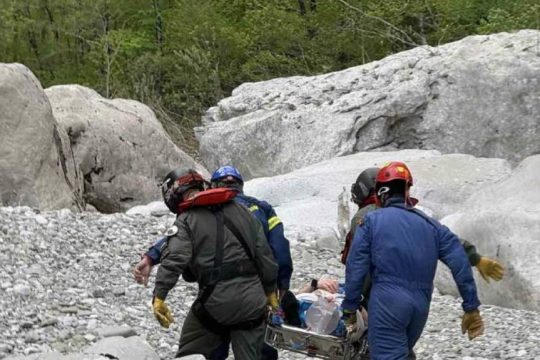 Επιχείρηση διάσωσης τραυματισμένης γυναίκας στο Φαράγγι του Βίκου